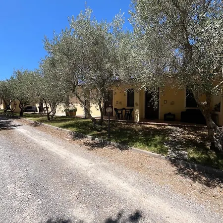 Il Castello Di Gioiosa Guardia *